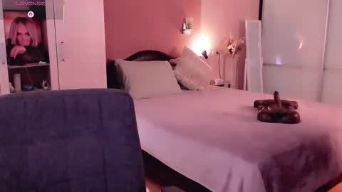 Snapshot of libby_nora chatting on September 22, 2025, 9:55 am Libby online show from September 22, 2025, 9:55 am