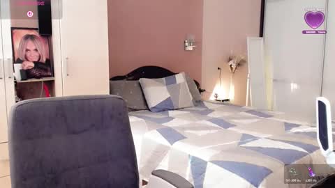 Snapshot of libby_nora chatting on October 27, 2025, 9:57 am Libby online show from October 27, 2025, 9:57 am