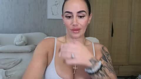 Snapshot of libbyloveheartx chatting on October 2, 2025, 10:33 am Libby online show from October 2, 2025, 10:33 am