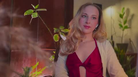 Snapshot of lierie chatting on March 4, 2026, 6:58 pm its my birthday today so im offline but id be so happy if you felt like sending me a birthday love while im away online show from March 4, 2026, 6:58 pm