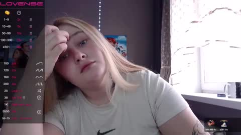 Snapshot of light_lunaa chatting on October 26, 2025, 7:14 am light_lunaa online show from October 26, 2025, 7:14 am