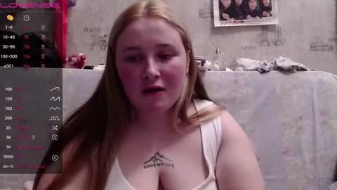 Snapshot of light_lunaa chatting on October 28, 2025, 3:04 pm light_lunaa online show from October 28, 2025, 3:04 pm