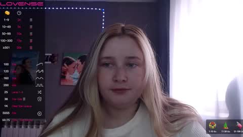 Snapshot of light_lunaa chatting on November 2, 2025, 8:06 am light_lunaa online show from November 2, 2025, 8:06 am