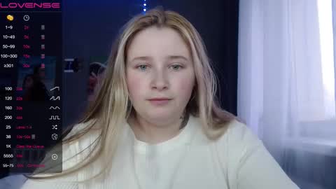 Snapshot of light_lunaa chatting on November 3, 2025, 10:05 am light_lunaa online show from November 3, 2025, 10:05 am