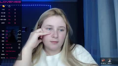 Snapshot of light_lunaa chatting on November 4, 2025, 12:04 pm light_lunaa online show from November 4, 2025, 12:04 pm