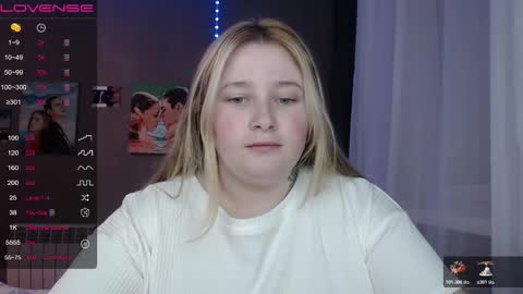 Snapshot of light_lunaa chatting on November 8, 2025, 10:59 am light_lunaa online show from November 8, 2025, 10:59 am