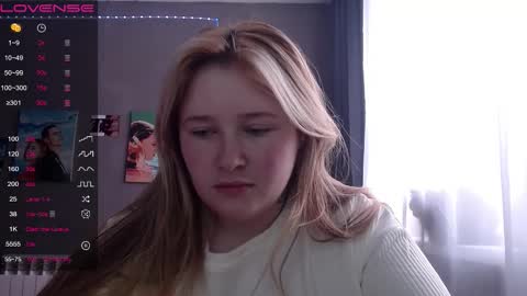 Snapshot of light_lunaa chatting on November 9, 2025, 7:50 am light_lunaa online show from November 9, 2025, 7:50 am