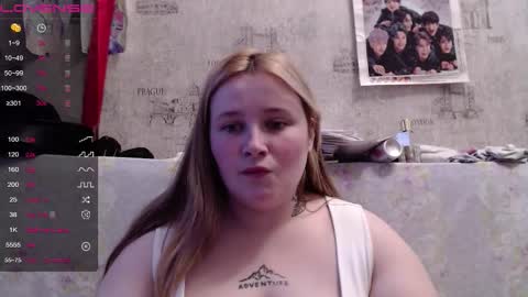 Snapshot of light_lunaa chatting on November 11, 2025, 10:04 am light_lunaa online show from November 11, 2025, 10:04 am