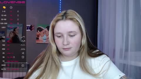 Snapshot of light_lunaa chatting on November 13, 2025, 2:05 pm light_lunaa online show from November 13, 2025, 2:05 pm
