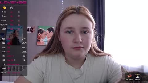 Snapshot of light_lunaa chatting on November 15, 2025, 8:55 am light_lunaa online show from November 15, 2025, 8:55 am