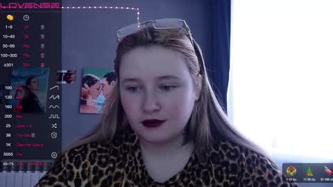 Snapshot of light_lunaa chatting on November 21, 2025, 8:35 am light_lunaa online show from November 21, 2025, 8:35 am