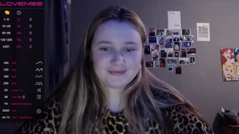 Snapshot of light_lunaa chatting on November 22, 2025, 3:22 pm light_lunaa online show from November 22, 2025, 3:22 pm