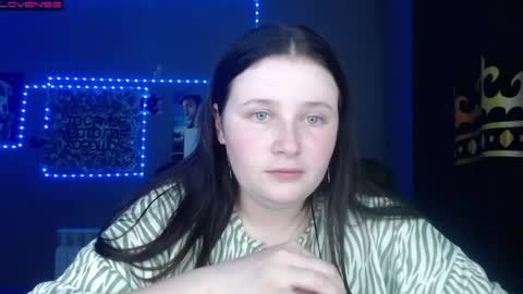 Snapshot of light_lunaa chatting on May 7, 2026, 3:06 pm light_lunaa online show from May 7, 2026, 3:06 pm