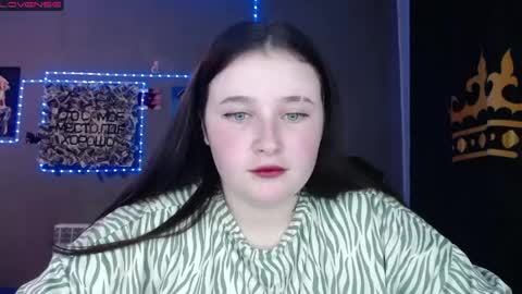 Snapshot of light_lunaa chatting on May 23, 2026, 3:27 pm light_lunaa online show from May 23, 2026, 3:27 pm