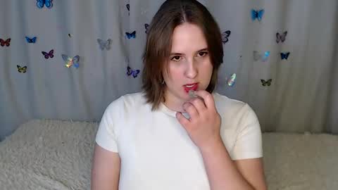 Snapshot of lightnea chatting on November 27, 2025, 2:41 pm Nea online show from November 27, 2025, 2:41 pm