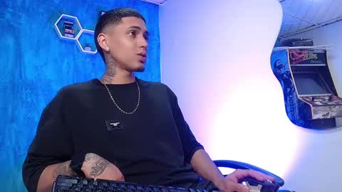 Snapshot of liiaam_lee_ chatting on December 10, 2024, 1:11 pm Daniel online show from December 10, 2024, 1:11 pm