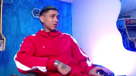 Snapshot of liiaam_lee_ chatting on December 14, 2024, 1:27 pm Daniel online show from December 14, 2024, 1:27 pm