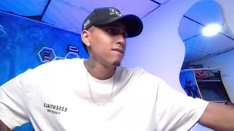 Snapshot of liiaam_lee_ chatting on December 14, 2024, 4:31 pm Daniel online show from December 14, 2024, 4:31 pm