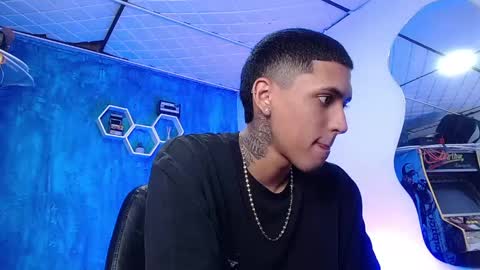 Snapshot of liiaam_lee_ chatting on December 23, 2024, 3:33 pm Daniel online show from December 23, 2024, 3:33 pm