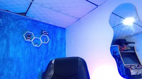 Snapshot of liiaam_lee_ chatting on December 28, 2024, 3:26 pm Daniel online show from December 28, 2024, 3:26 pm