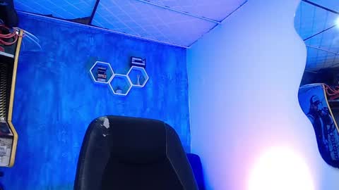 Snapshot of liiaam_lee_ chatting on January 2, 2025, 3:51 pm Daniel online show from January 2, 2025, 3:51 pm