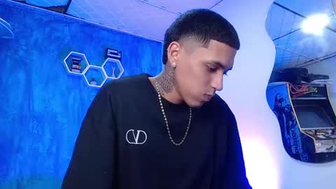 Snapshot of liiaam_lee_ chatting on January 4, 2025, 4:11 pm Daniel online show from January 4, 2025, 4:11 pm