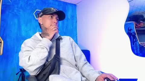 Snapshot of liiaam_lee_ chatting on January 7, 2025, 1:03 pm Daniel online show from January 7, 2025, 1:03 pm