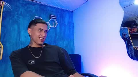 Snapshot of liiaam_lee_ chatting on January 17, 2025, 4:04 pm Daniel online show from January 17, 2025, 4:04 pm