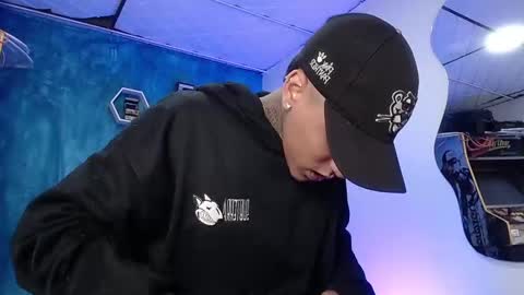 Snapshot of liiaam_lee_ chatting on January 25, 2025, 12:58 pm Daniel online show from January 25, 2025, 12:58 pm