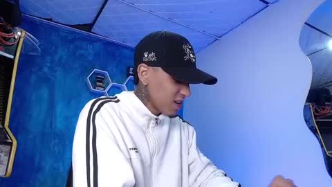 Snapshot of liiaam_lee_ chatting on January 28, 2025, 12:54 pm Daniel online show from January 28, 2025, 12:54 pm