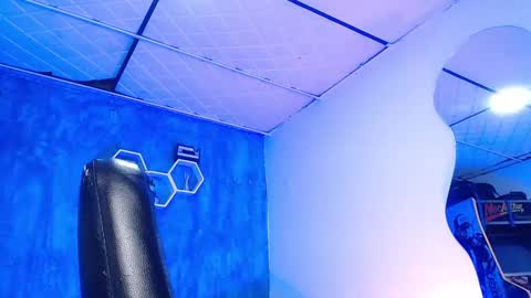 Snapshot of liiaam_lee_ chatting on February 18, 2025, 4:05 pm Daniel online show from February 18, 2025, 4:05 pm