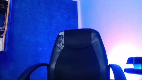 Snapshot of liiaam_lee_ chatting on February 28, 2025, 4:10 pm Daniel online show from February 28, 2025, 4:10 pm