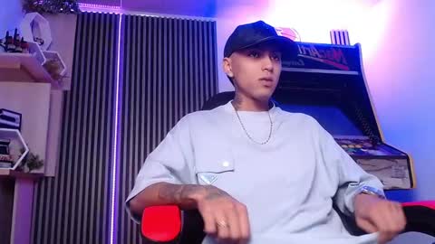 Snapshot of liiaam_lee_ chatting on March 6, 2025, 1:24 pm Daniel online show from March 6, 2025, 1:24 pm