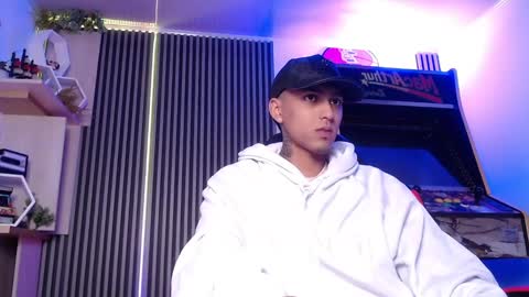 Snapshot of liiaam_lee_ chatting on March 8, 2025, 1:14 pm Daniel online show from March 8, 2025, 1:14 pm