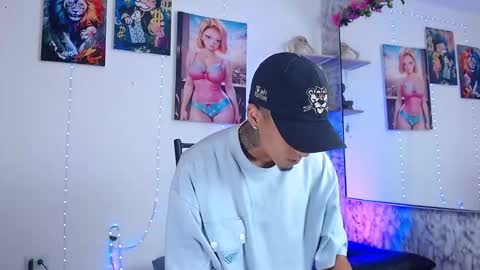 Snapshot of liiaam_lee_ chatting on September 16, 2025, 3:35 pm Daniel online show from September 16, 2025, 3:35 pm