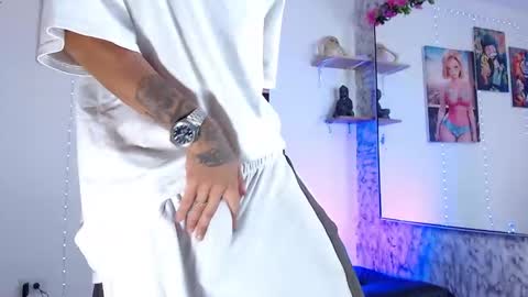 Snapshot of liiaam_lee_ chatting on September 18, 2025, 2:08 pm Daniel online show from September 18, 2025, 2:08 pm