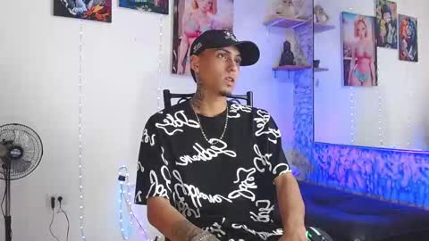 Snapshot of liiaam_lee_ chatting on October 15, 2025, 11:49 pm Daniel online show from October 15, 2025, 11:49 pm