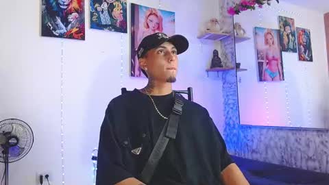 Snapshot of liiaam_lee_ chatting on October 20, 2025, 10:21 pm Daniel online show from October 20, 2025, 10:21 pm