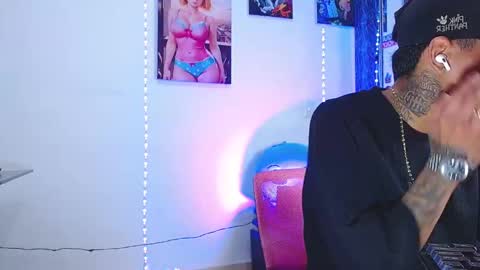 Snapshot of liiaam_lee_ chatting on November 10, 2025, 11:48 pm Daniel online show from November 10, 2025, 11:48 pm