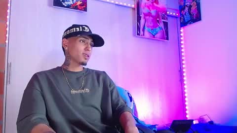 Snapshot of liiaam_lee_ chatting on November 18, 2025, 2:54 pm Daniel online show from November 18, 2025, 2:54 pm