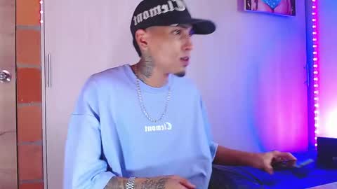 Snapshot of liiaam_lee_ chatting on November 22, 2025, 4:06 pm Daniel online show from November 22, 2025, 4:06 pm