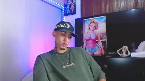 Snapshot of liiaam_lee_ chatting on November 30, 2025, 7:40 pm Daniel online show from November 30, 2025, 7:40 pm