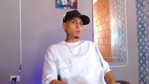 Snapshot of liiaam_lee_ chatting on May 26, 2026, 9:44 pm Daniel online show from May 26, 2026, 9:44 pm
