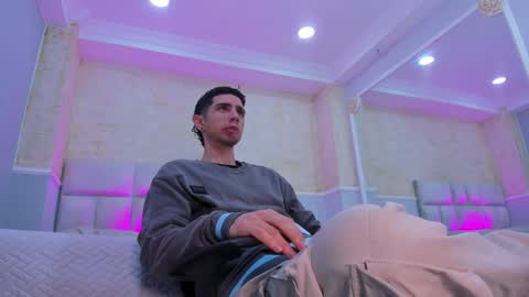 L I I A M online show from March 2, 2025, 5:01 am