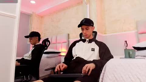 L I I A M online show from March 8, 2025, 5:07 am