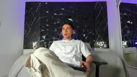 L I I A M online show from March 10, 2025, 10:48 am