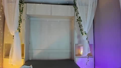         online show from December 18, 2025, 11:49 am