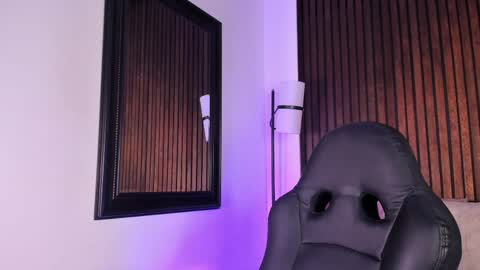 liily_murphy online show from May 8, 2026, 5:57 am