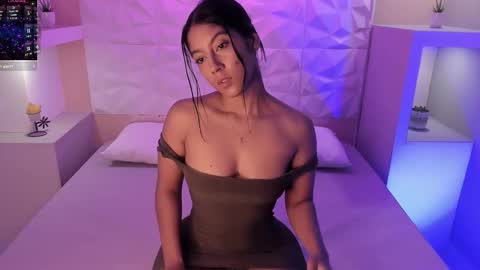 Snapshot of liizjones chatting on November 19, 2025, 4:18 pm LiizJones online show from November 19, 2025, 4:18 pm