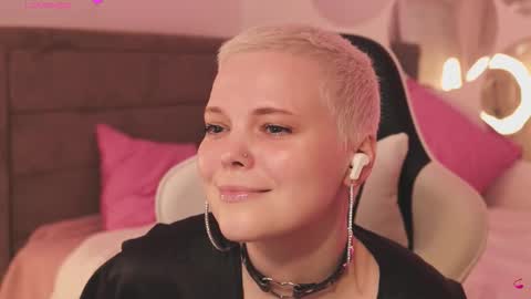 likaaberry online show from February 4, 2026, 2:23 pm